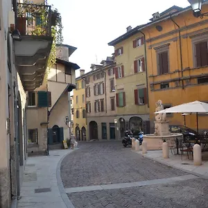 Apartment Casa Vacanza Fontana Del Delfino, Bergamo